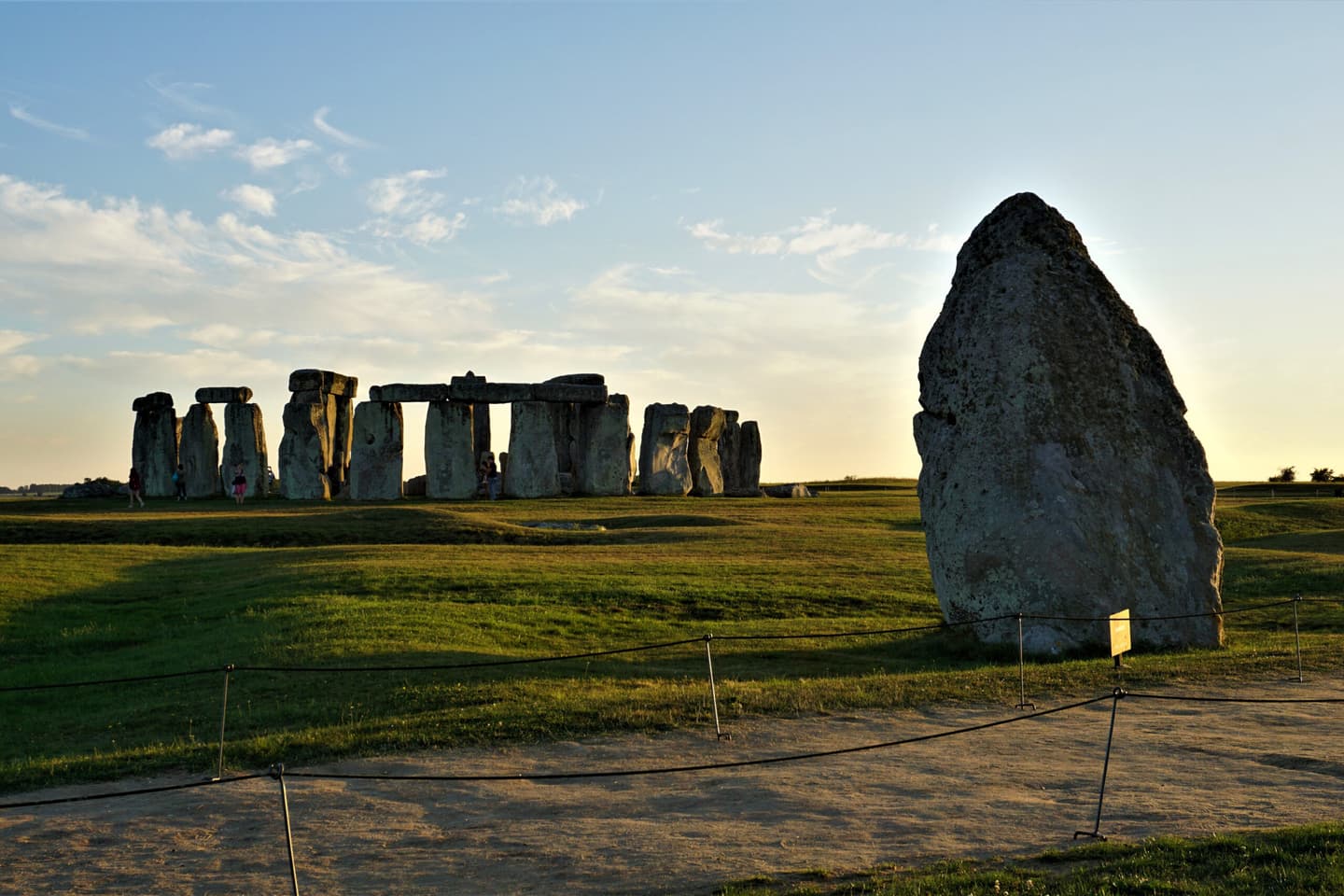 Image of stonehenge.