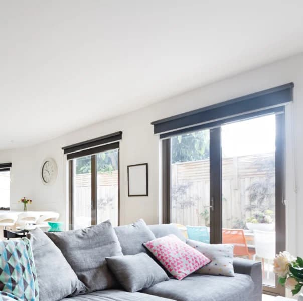 A view of the modern interior with blinds.